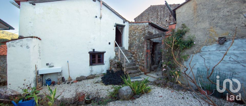 Maison de village T2 à Vila Nova do Ceira de 143 m²