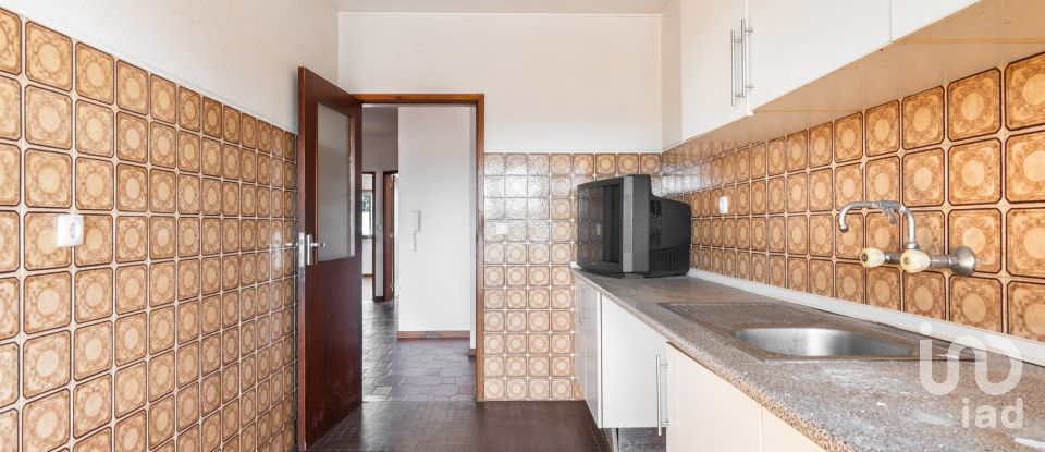 Apartment T4 in São Mamede de Infesta e Senhora da Hora of 153 m²