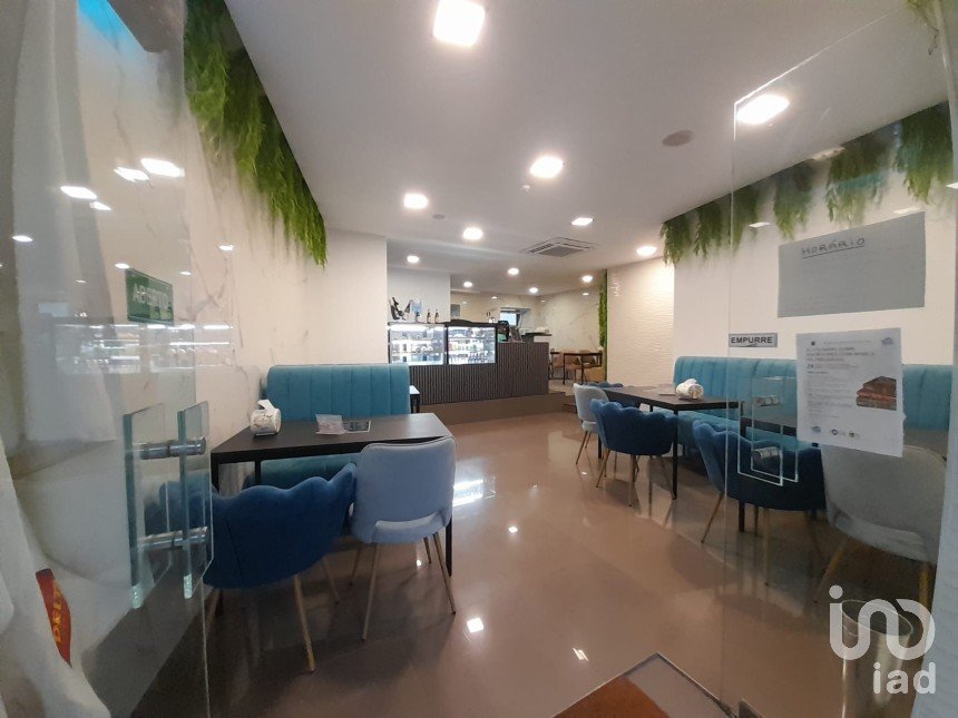 Shop / premises commercial in Santo António dos Olivais of 65 m²