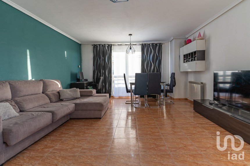 Apartment T3 in Alhos Vedros of 106 m²