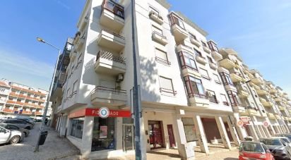 Apartment T2 in Almada, Cova da Piedade, Pragal e Cacilhas of 95 m²