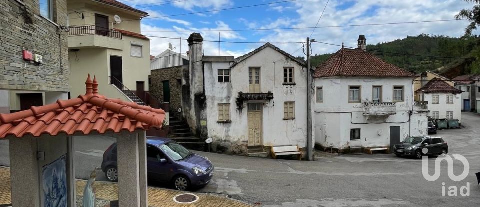 Maison T4 à Sobreira Formosa e Alvito da Beira de 127 m²