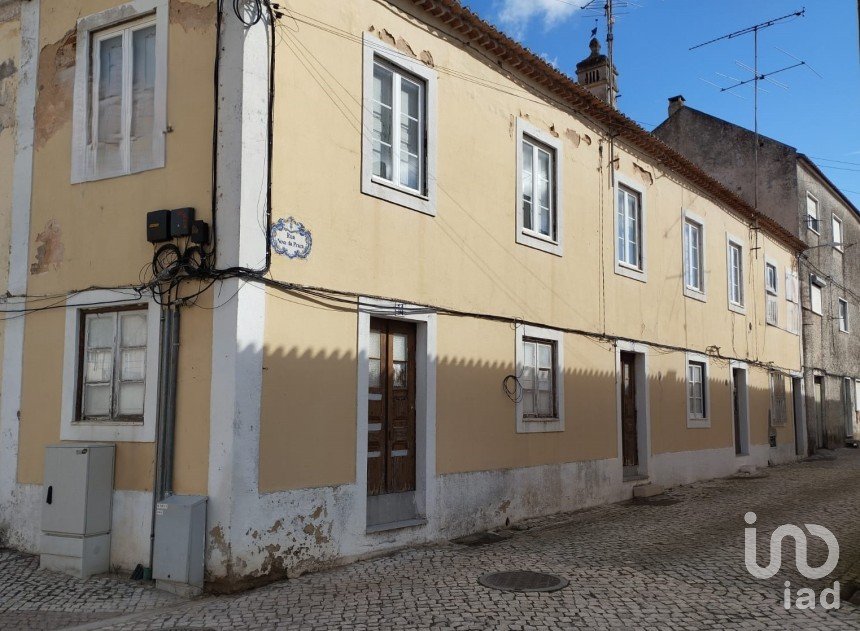 Block of flats in Santarém (Marvila), Santa Iria Da Ribeira De Santarém, Santarém (São Salvador) E Santarém (São Nicolau) of 219 m²