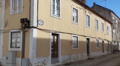 Block of flats in Santarém (Marvila), Santa Iria Da Ribeira De Santarém, Santarém (São Salvador) E Santarém (São Nicolau) of 219 m²