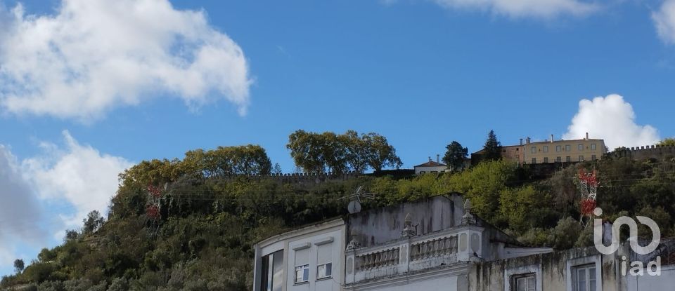 Block of flats in Santarém (Marvila), Santa Iria Da Ribeira De Santarém, Santarém (São Salvador) E Santarém (São Nicolau) of 219 m²