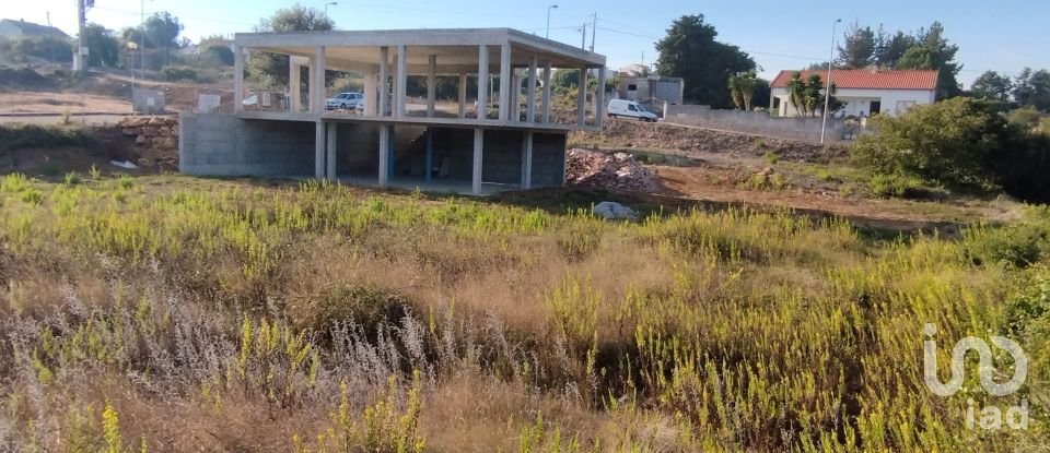 Terreno em Reguengo Grande de 690 m²