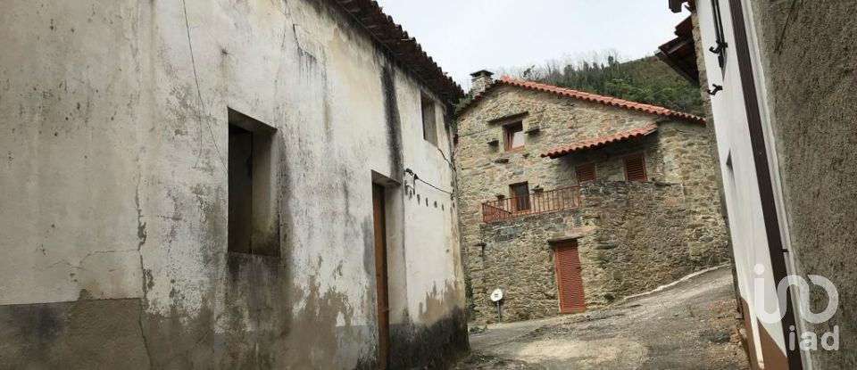 Maison de village T4 à Sobreira Formosa e Alvito da Beira de 233 m²