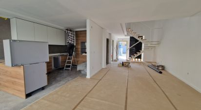 Maison T4 à Fernão Ferro de 152 m²