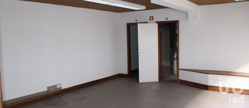 Prédio em Vila Real de 1 224 m²