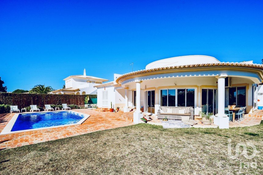 Maison T4 à Albufeira e Olhos de Água de 180 m²