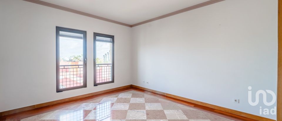 Apartment T3 in São Domingos De Benfica of 169 m²