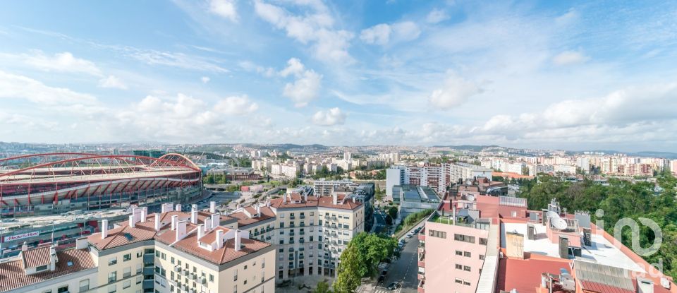 Apartment T3 in São Domingos De Benfica of 169 m²