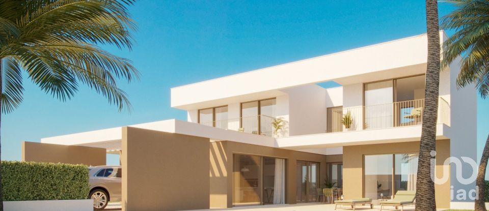 House T4 in Luz of 255 m²