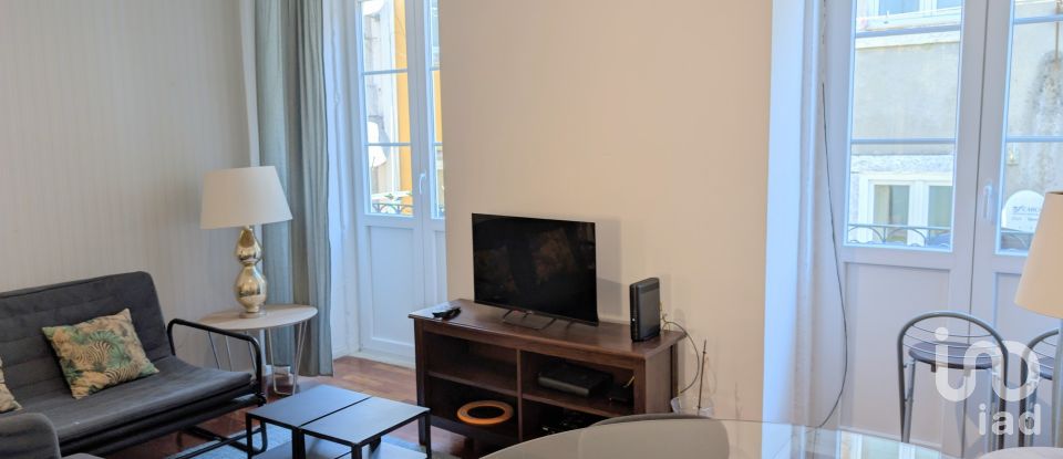 Apartment T2 in Misericórdia of 65 m²