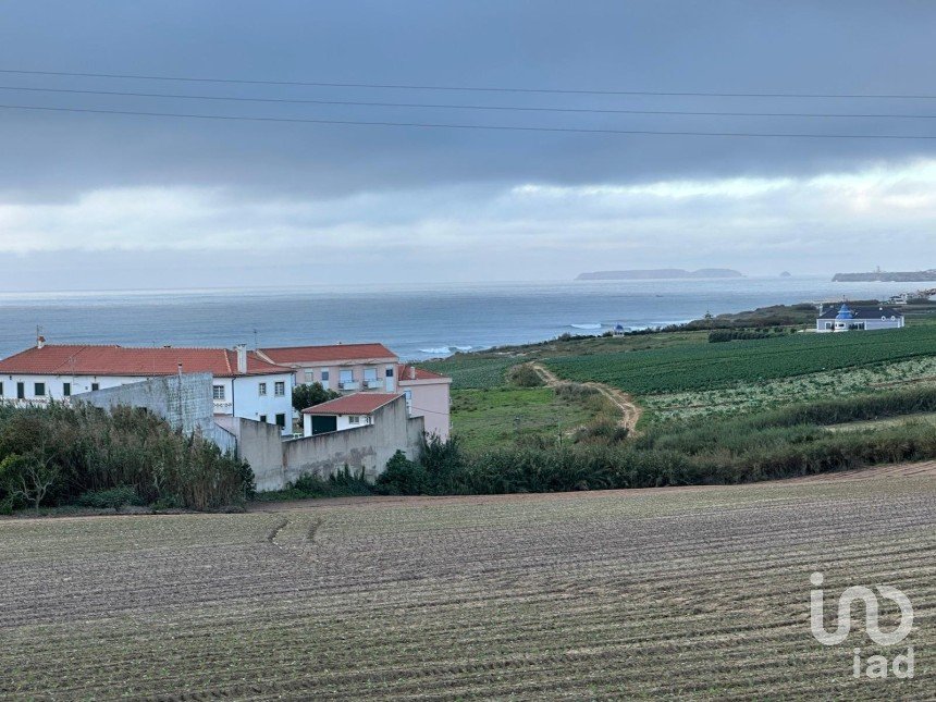 Terreno em Atouguia da Baleia de 231 m²