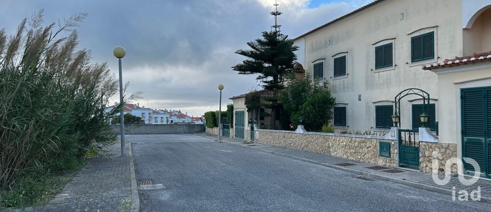 Land in Atouguia da Baleia of 231 m²