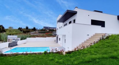 House T4 in Vermelha of 228 m²