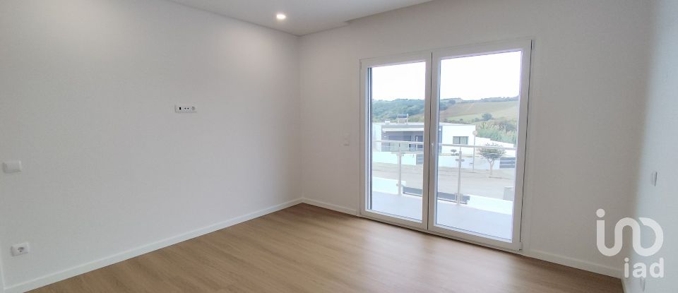 Casa / Villa T4 em Vermelha de 228 m²