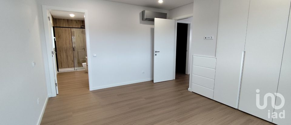 Maison T4 à Vermelha de 228 m²