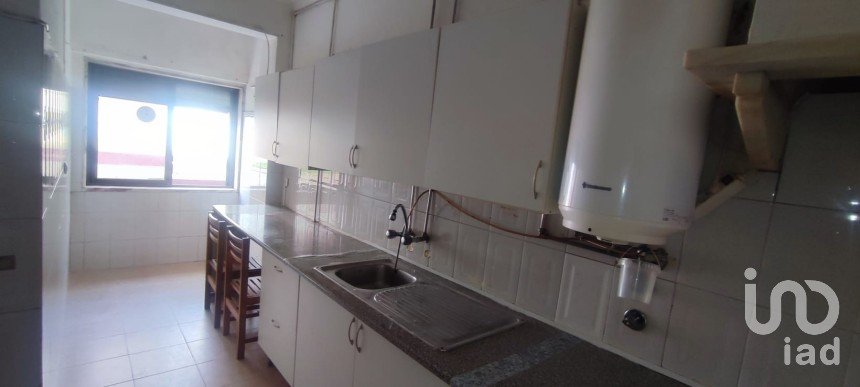 Apartment T2 in Corroios of 66 m²