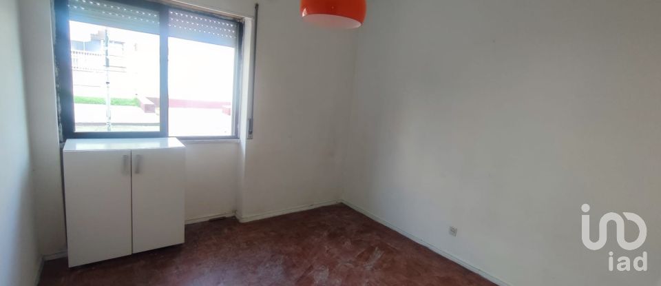 Apartment T2 in Corroios of 66 m²