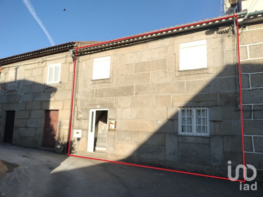 Maison T4 à Lagoaça e Fornos de 126 m²