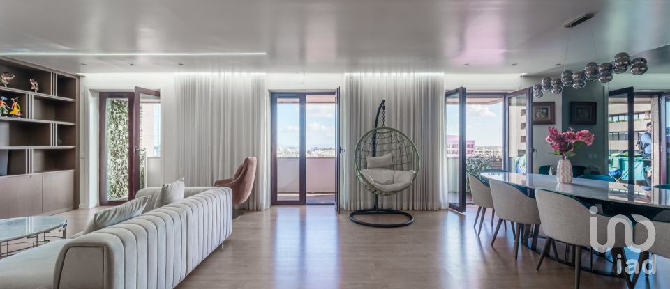 Apartment T5 in São Domingos De Benfica of 227 m²