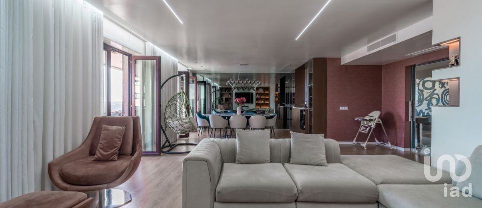 Apartment T5 in São Domingos De Benfica of 227 m²