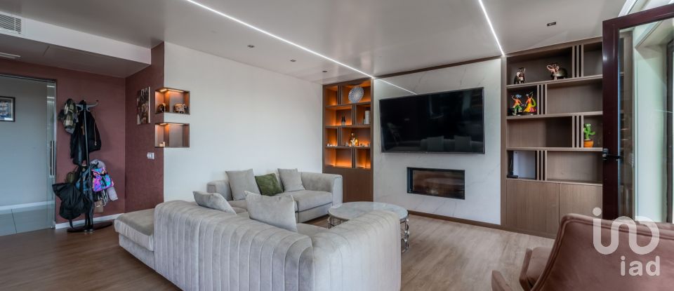 Apartment T5 in São Domingos De Benfica of 227 m²