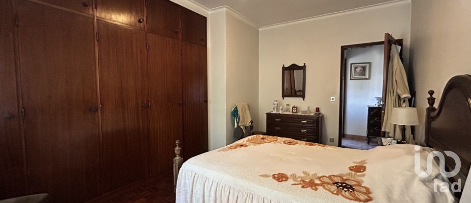 Casa tradicional T3 em Bugalhos de 201 m²