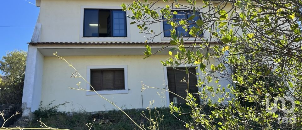 Maison traditionnelle T3 à Bugalhos de 201 m²