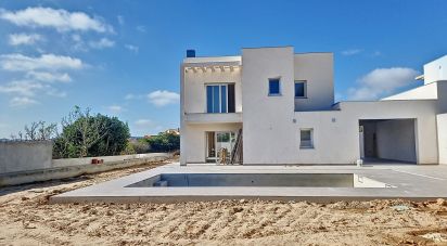 House T3 in Miragaia e Marteleira of 180 m²