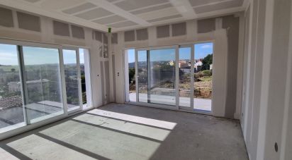 House T3 in Miragaia e Marteleira of 180 m²