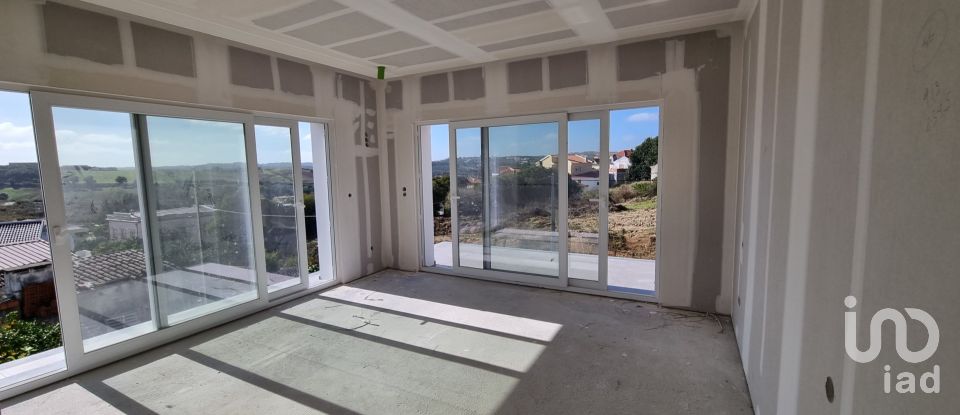 Maison T3 à Miragaia e Marteleira de 180 m²