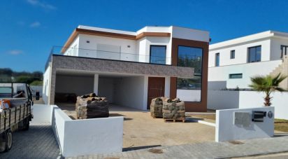 House T4 in Lourinhã e Atalaia of 551 m²