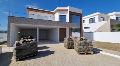 House T4 in Lourinhã e Atalaia of 551 m²