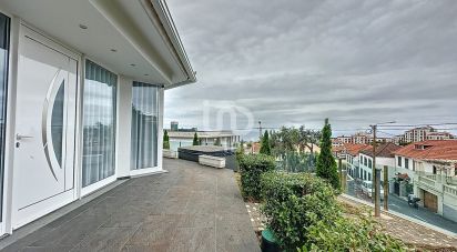 Casa / Villa T3 em Funchal (São Pedro) de 196 m²