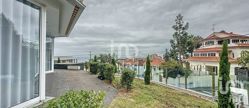 Casa / Villa T3 em Funchal (São Pedro) de 196 m²