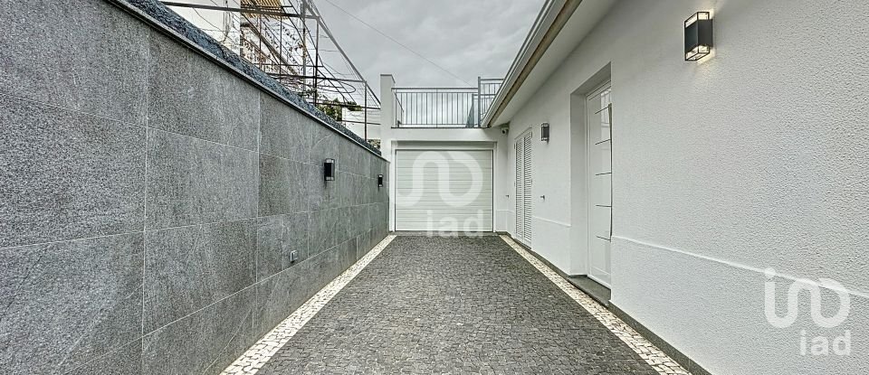 Casa / Villa T3 em Funchal (São Pedro) de 196 m²