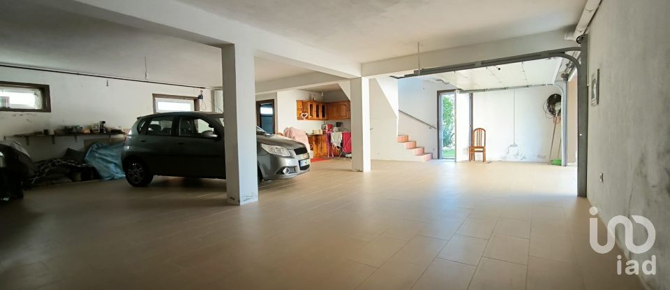 House T3 in Lobão, Gião, Louredo e Guisande of 238 m²