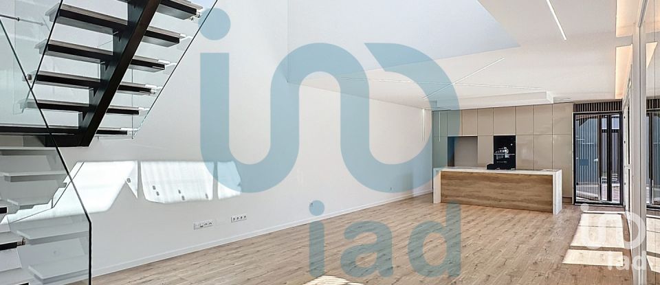 House T4 in Amora of 280 m²