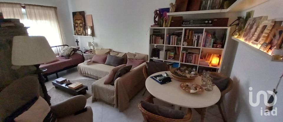 Apartment T2 in Almada, Cova da Piedade, Pragal e Cacilhas of 74 m²