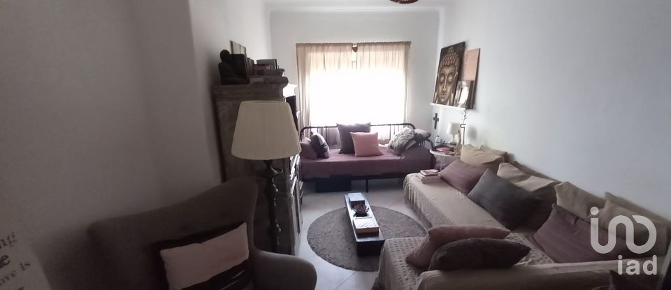 Apartamento T2 em Almada, Cova da Piedade, Pragal e Cacilhas de 74 m²