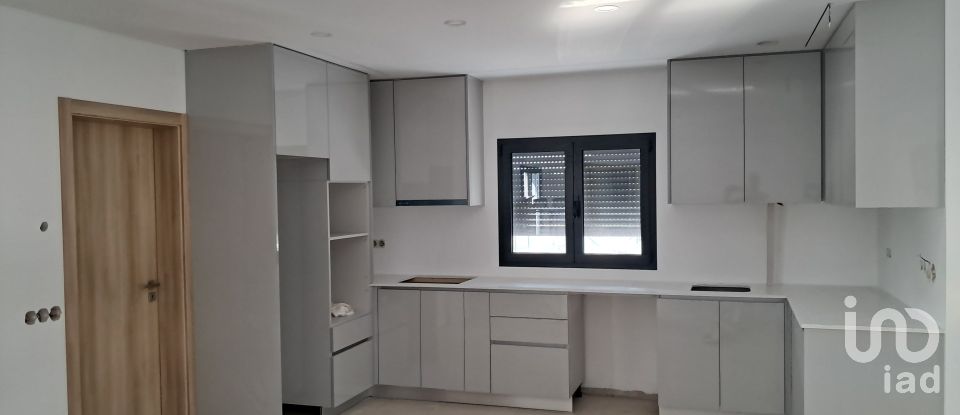 Casa T3 em Monte Redondo e Carreira de 200 m²