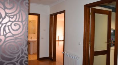 Apartment T5 in Santo António dos Olivais of 306 m²