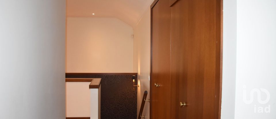 Appartement T5 à Santo António dos Olivais de 306 m²