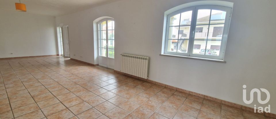 Maison traditionnelle T3 à Peral de 301 m²