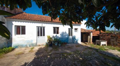 Village house T3 in Anobra of 176 m²