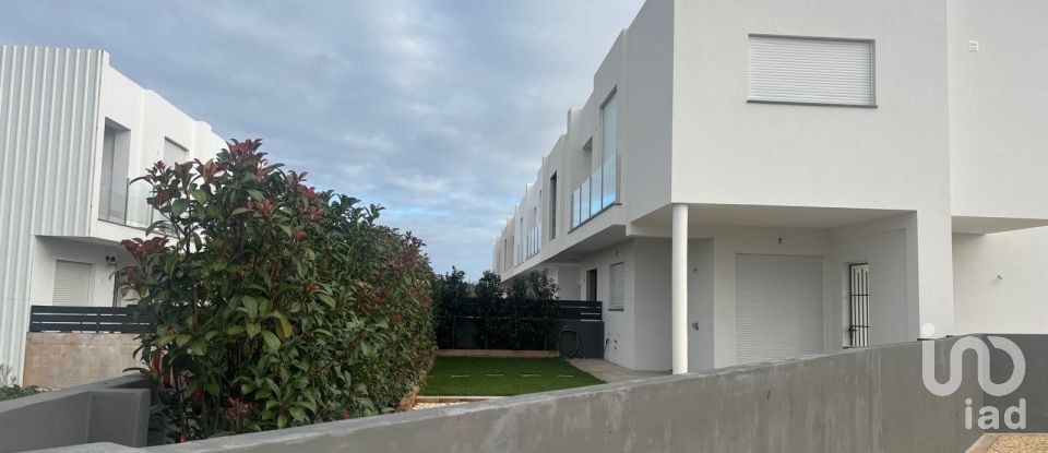 Casa / Villa T2 em Odiáxere de 115 m²