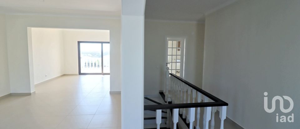 Casa / Villa T4 em Gaeiras de 208 m²